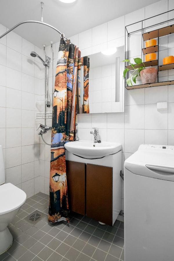 Wehost Spacious Traveller'S Hq Above Metro @Vilhonvuorenkuja 16 Apartment Helsinki Exterior foto